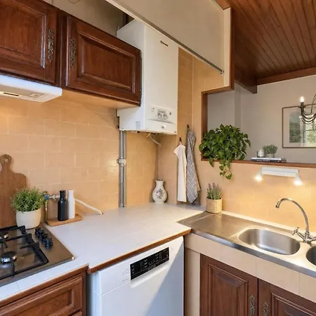 Chic 2-bedroom In 7th - Walk To Eiffel Tower *